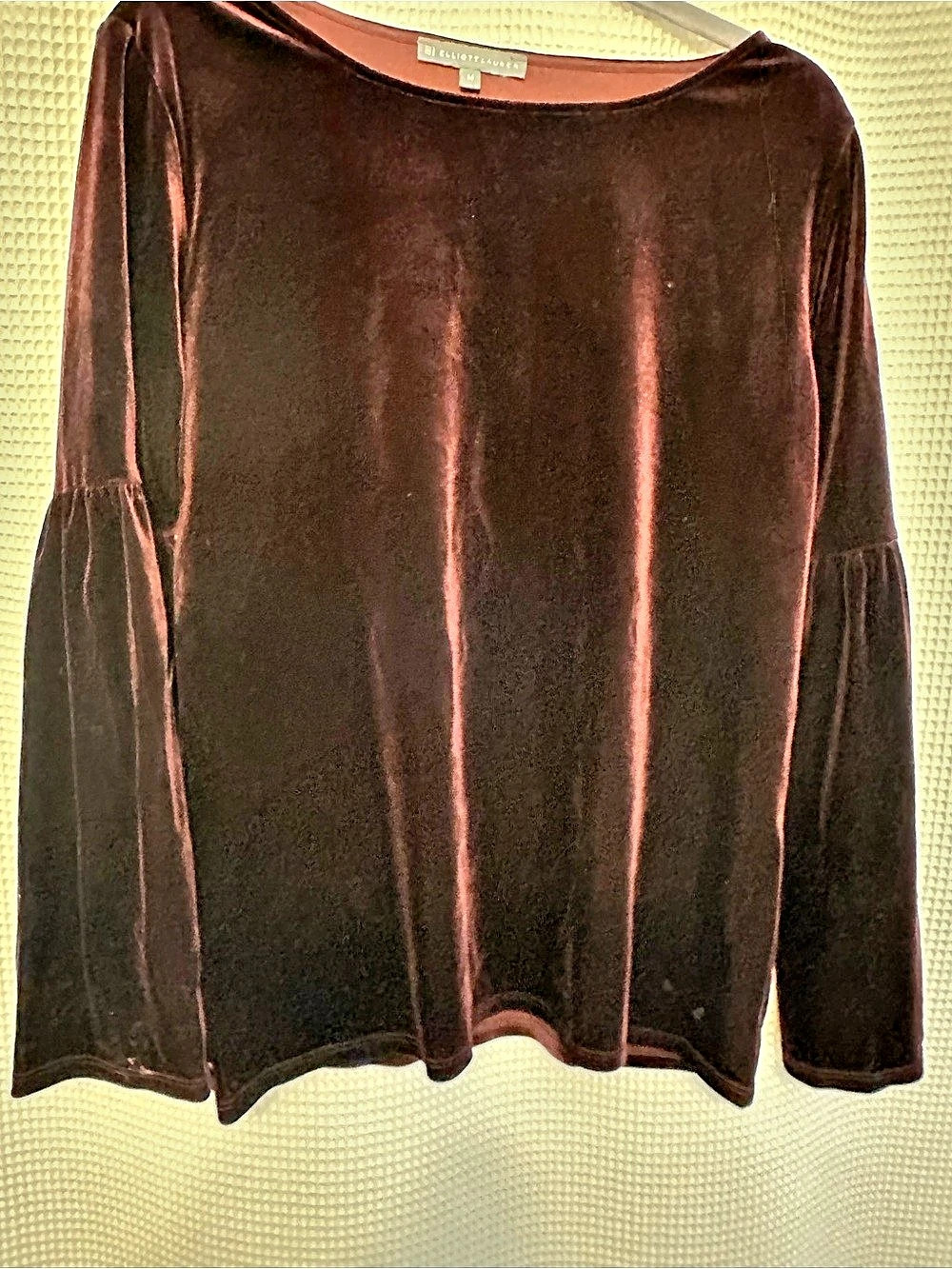 ELLIOTT LAUREN Velvet Bell Sleeve Top in Maroon Like New